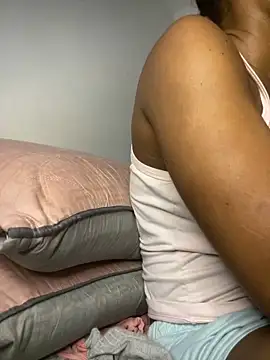  yisela  online show from February 7, 1:31 am