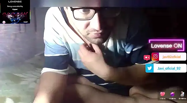 Snapshot of Javi_92 chatting on February 17, 1:15 am Javi 92 online show from February 17, 1:15 am
