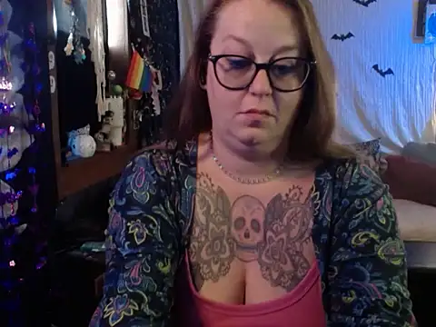 Snapshot of edgexchaos chatting on October 28, 1:14 pm edgexchaos online show from October 28, 1:14 pm