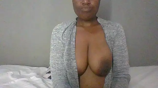 Snapshot of BeejayLoverxx chatting on March 4, 9:00 pm BeejayLoverxx online show from March 4, 9:00 pm