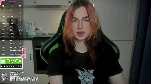 Snapshot of Lee_Loo chatting on January 12, 3:46 pm Lee Loo online show from January 12, 3:46 pm