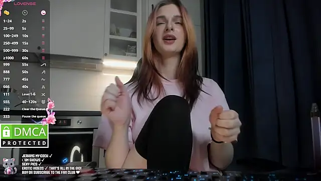 Snapshot of Lee_Loo chatting on January 19, 3:32 pm Lee Loo online show from January 19, 3:32 pm