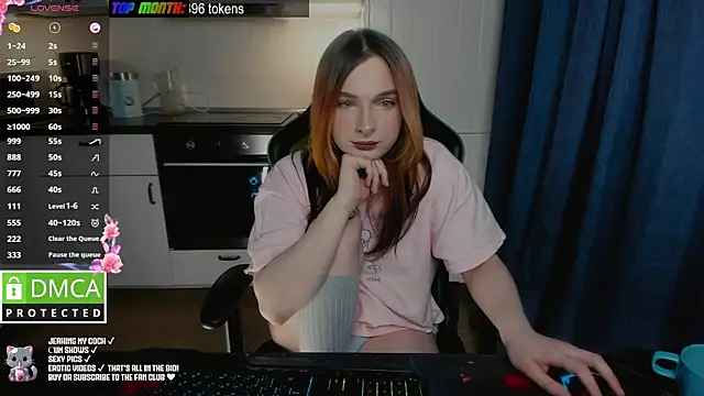 Snapshot of Lee_Loo chatting on February 27, 4:21 pm Lee Loo online show from February 27, 4:21 pm