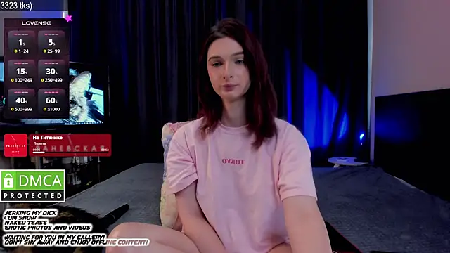 Snapshot of Lee_Loo chatting on October 8, 1:09 pm Lee Loo online show from October 8, 1:09 pm