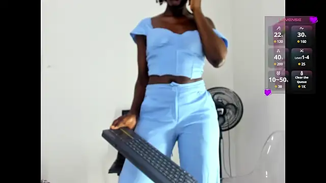 Snapshot of AlmaSean chatting on January 13, 7:21 pm AlmaSean online show from January 13, 7:21 pm