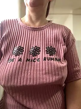 Snapshot of sweetmystery1 chatting on October 26, 11:05 am sweetmystery1 online show from October 26, 11:05 am