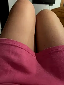 Snapshot of sweetmystery1 chatting on December 1, 4:23 pm sweetmystery1 online show from December 1, 4:23 pm