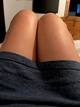 Snapshot of sweetmystery1 chatting on December 13, 7:53 pm sweetmystery1 online show from December 13, 7:53 pm