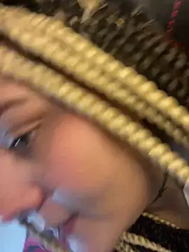 Snapshot of Laura_takint chatting on January 8, 7:45 pm Laura takint online show from January 8, 7:45 pm