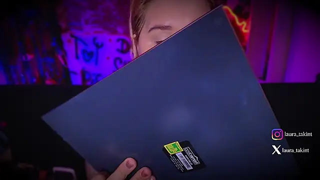 Snapshot of Laura_takint chatting on September 25, 9:18 pm Laura takint online show from September 25, 9:18 pm