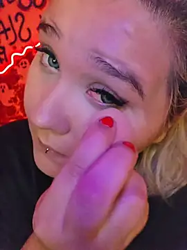 Snapshot of Laura_takint chatting on October 10, 9:25 pm Laura takint online show from October 10, 9:25 pm