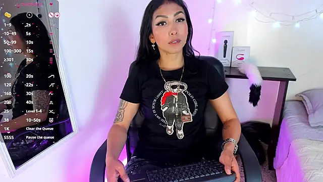 Snapshot of Tracy_lambo chatting on October 29, 10:44 pm Tracy lambo online show from October 29, 10:44 pm