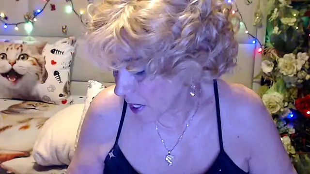 HappyWomanOn online show from March 17, 8:23 pm