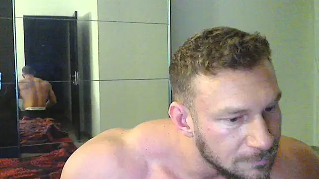 Snapshot of muscularkevin chatting on December 17, 2:22 pm muscularkevin online show from December 17, 2:22 pm