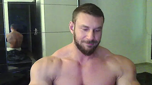 Snapshot of muscularkevin chatting on November 20, 2:17 pm muscularkevin online show from November 20, 2:17 pm