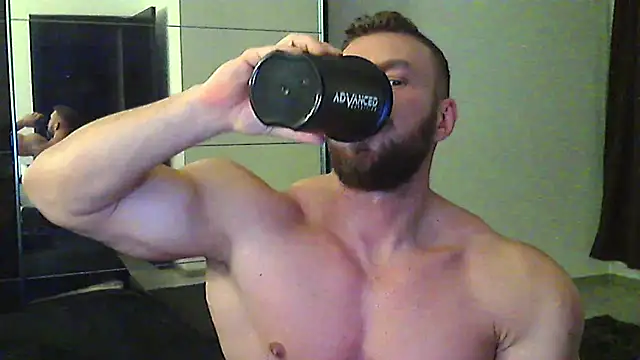 muscularkevin online show from February 24, 4:21 am