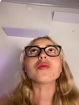 Irisweet  online show from January 12, 10:33 pm