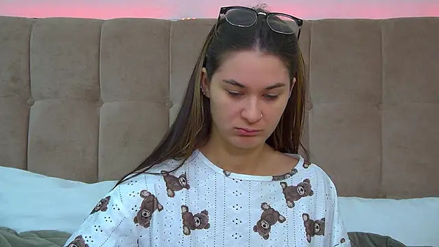 RachelSimpson online show from January 16, 7:20 pm