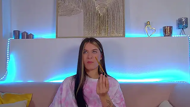 RachelSimpson online show from March 5, 9:15 pm