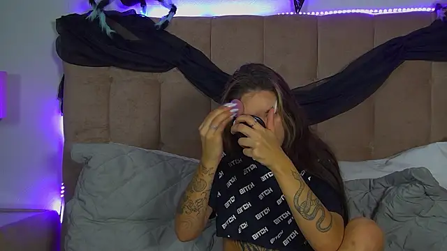 RachelSimpson online show from October 31, 6:31 pm