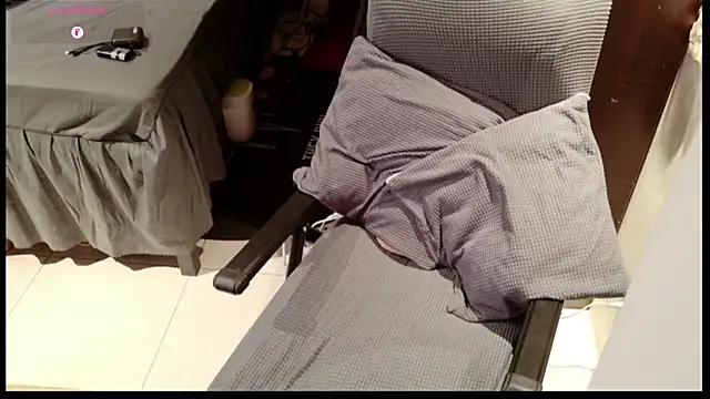 Snapshot of Canto-Dvng chatting on February 20, 5:12 am Canto-Dvng online show from February 20, 5:12 am