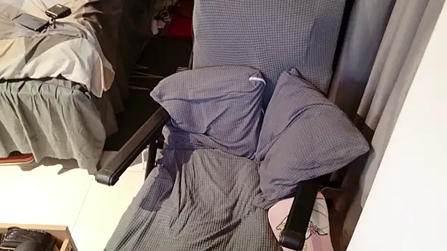 Snapshot of Canto-Dvng chatting on March 6, 1:57 pm Canto-Dvng online show from March 6, 1:57 pm