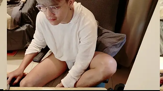 Snapshot of Canto-Dvng chatting on March 18, 7:30 am Canto-Dvng online show from March 18, 7:30 am