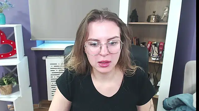 Zoey Erotic online show from December 4, 9:07 am