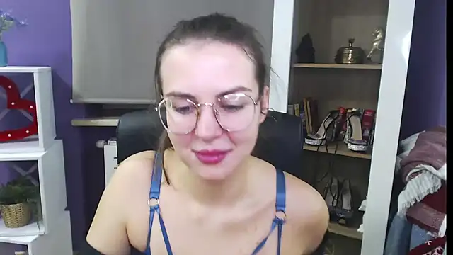 Zoey Erotic online show from December 5, 5:37 am