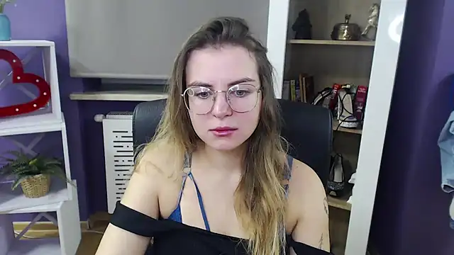 Zoey Erotic online show from December 13, 5:38 am