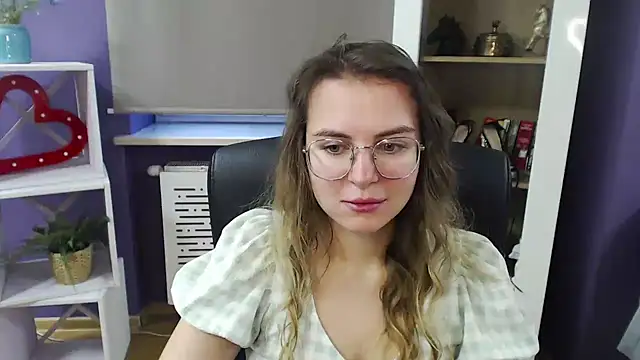 Zoey Erotic online show from December 17, 10:12 am