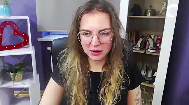 Zoey Erotic online show from December 27, 8:56 am