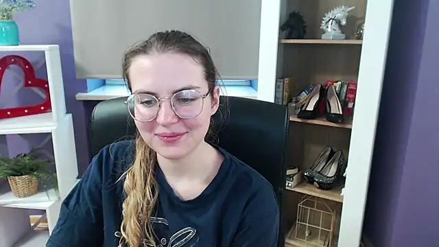 Zoey Erotic online show from February 26, 11:41 am