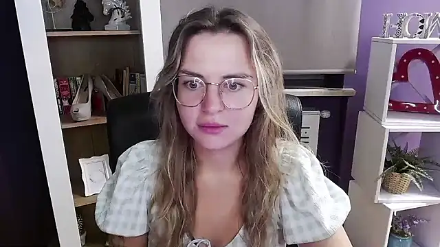 Zoey Erotic online show from October 10, 4:22 am