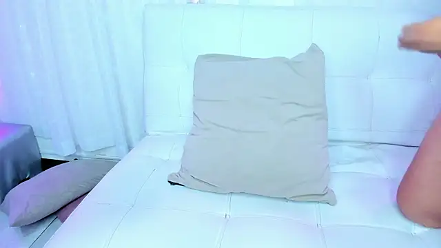 Snapshot of Litzy1_ chatting on February 15, 7:51 am Litzy1 online show from February 15, 7:51 am