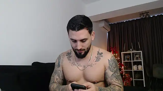  DylanGreen online show from December 17, 9:04 am