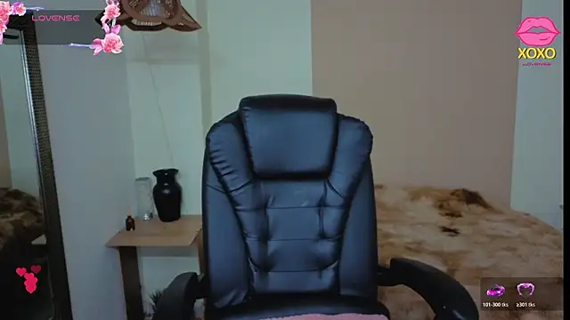 Snapshot of AnisiaFarina chatting on December 3, 11:19 am AnisiaFarina online show from December 3, 11:19 am