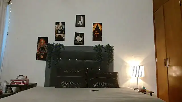 3littleschoolteens online show from December 18, 8:15 pm