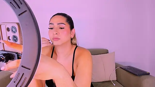 ISABELLASSMITH online show from February 25, 6:03 am