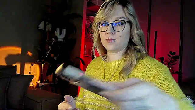 Snapshot of 5_in_one chatting on December 4, 4:32 am 5 in one online show from December 4, 4:32 am