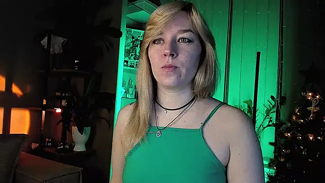 Snapshot of 5_in_one chatting on January 9, 4:52 am 5 in one online show from January 9, 4:52 am