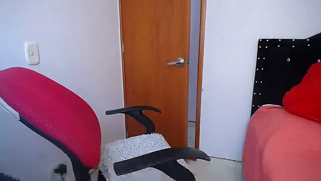 Snapshot of Ursulawhite69 chatting on February 8, 3:42 pm Ursulawhite69 online show from February 8, 3:42 pm