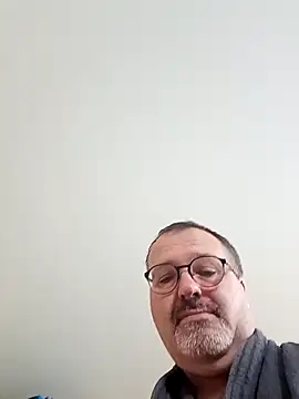 Snapshot of mike9473 chatting on November 5, 8:47 am mike9473 online show from November 5, 8:47 am