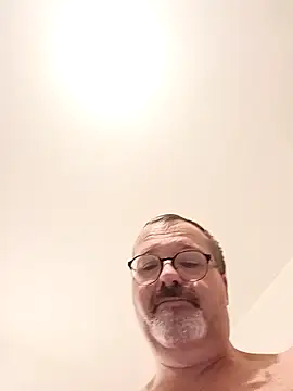 Snapshot of mike9473 chatting on November 14, 1:43 pm mike9473 online show from November 14, 1:43 pm