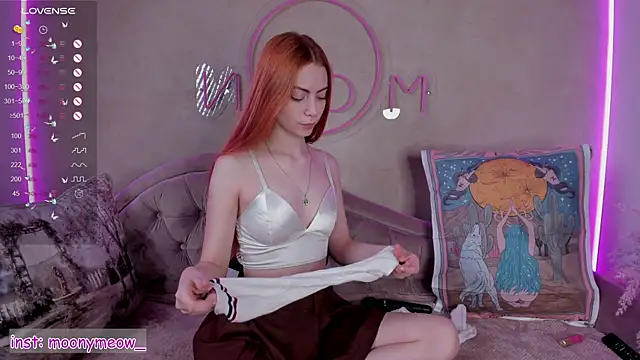 Snapshot of lika_lil chatting on March 3, 2:04 am lika lil online show from March 3, 2:04 am