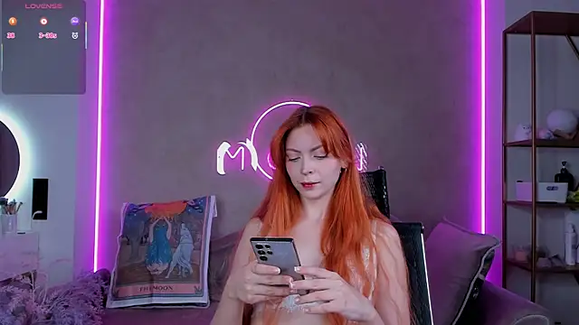 Snapshot of lika_lil chatting on October 6, 2:09 am lika lil online show from October 6, 2:09 am