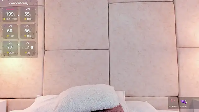 aisha vs online show from January 2, 12:35 pm