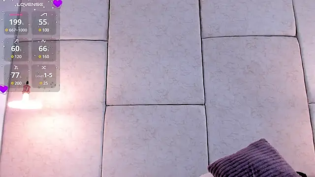 aisha vs online show from February 22, 12:08 pm