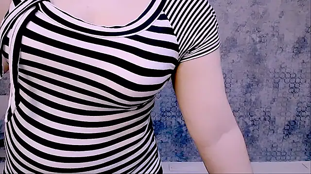 Djullia online show from February 3, 9:19 am