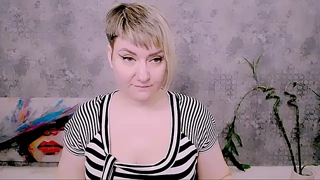 Djullia online show from April 11, 8:07 am